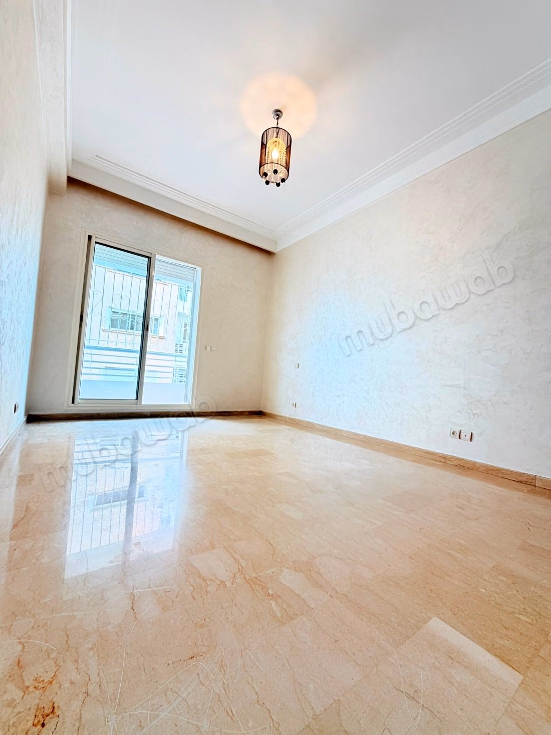 Appartement à louer à Les princesses. Superficie 137 m². Système de parabole et résidence sécurisée