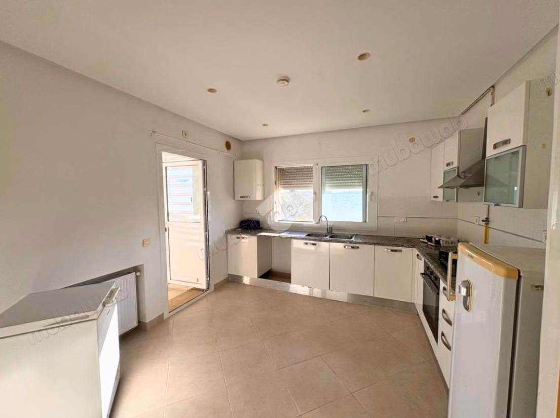 Appartement S2 vide avec vue mer