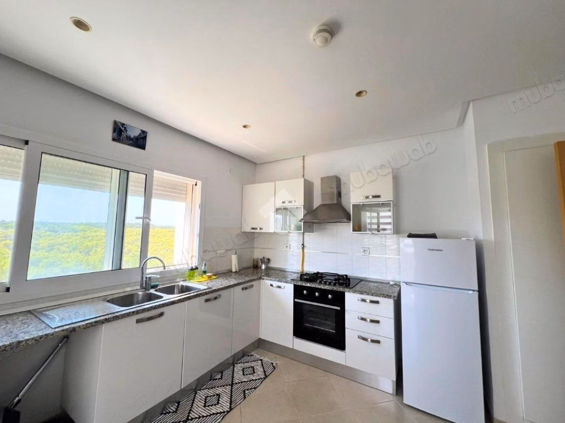 Appartement S2 vide avec vue mer