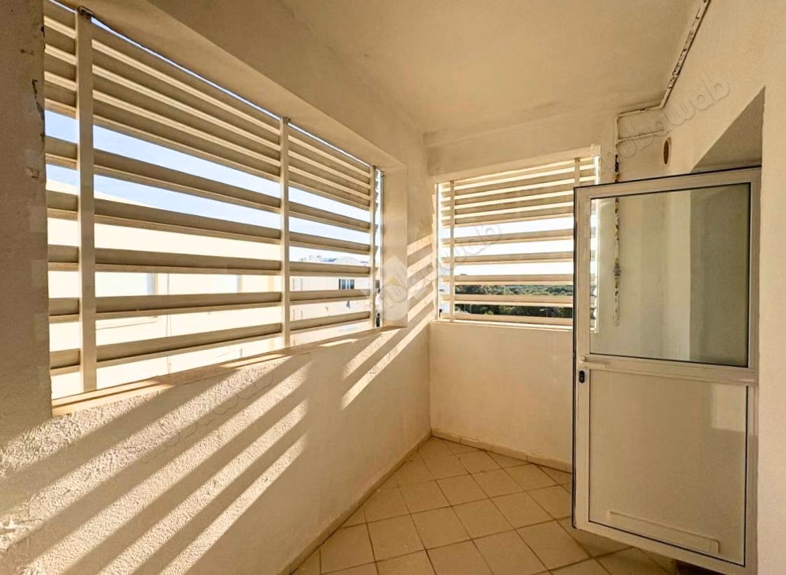Appartement S2 vide avec vue mer