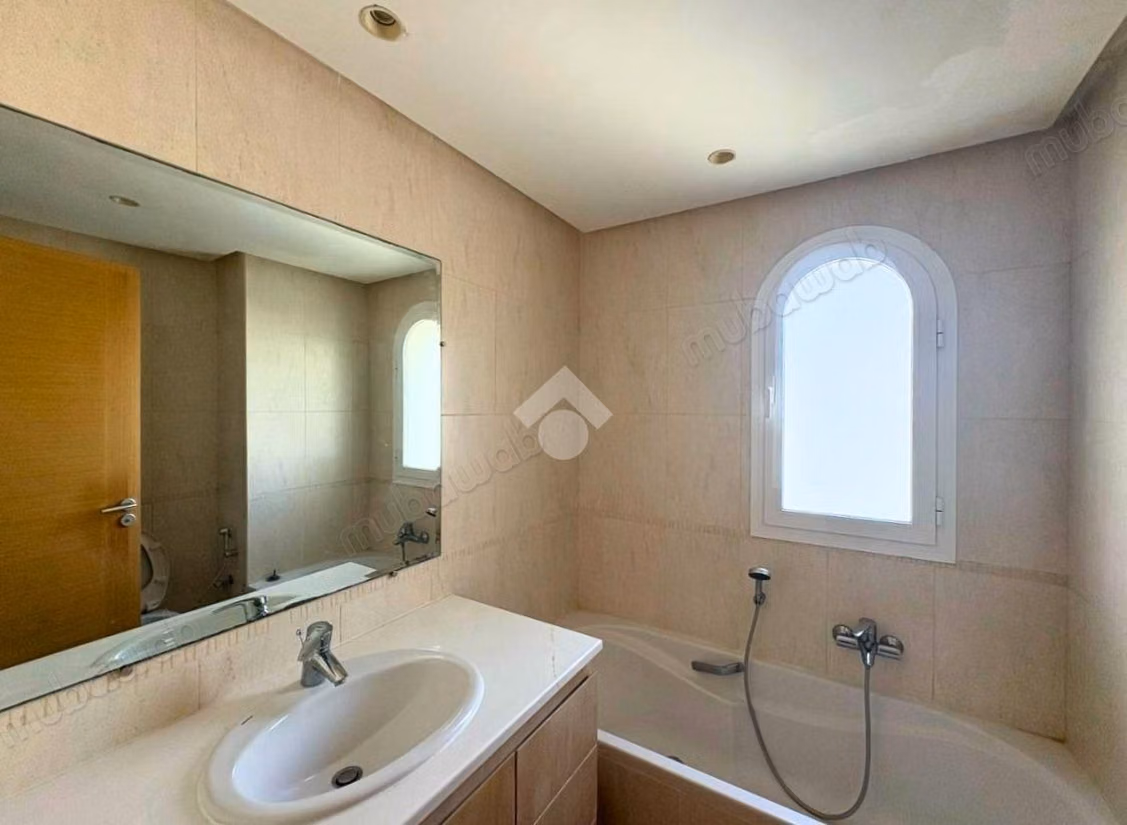 Appartement S2 vide avec vue mer