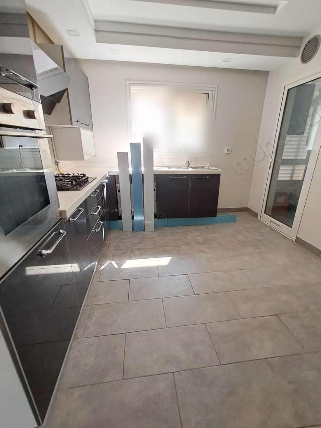 Ennasr 2 for rent high standing apartment S4