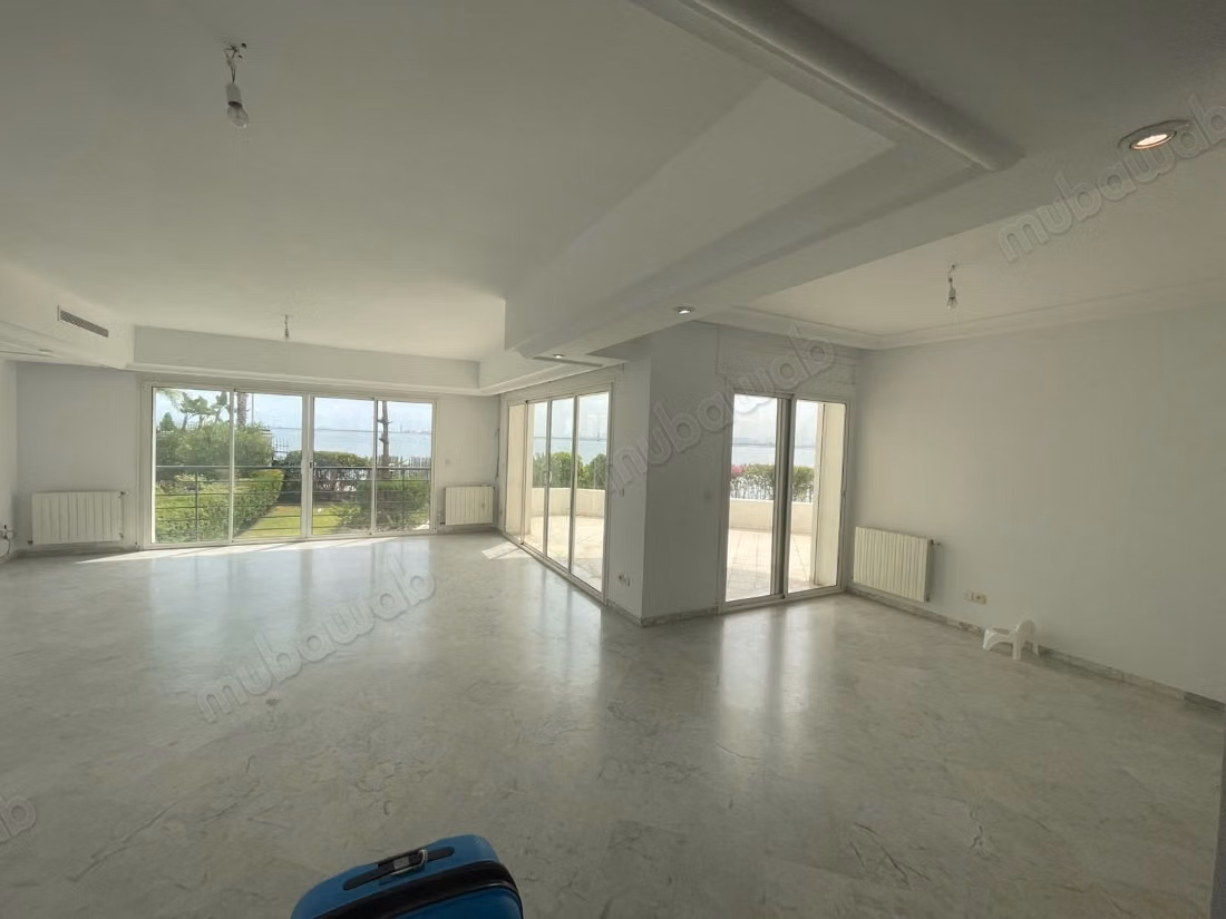 S3 eccezionale in affitto sulle rive del Lago 1
