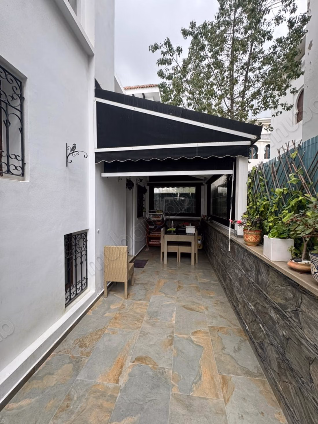 Casa di alta qualità in vendita a Rmilat. Superficie 360 m². Antenna parabolica, residence sicura