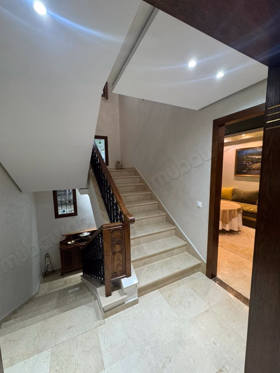 Casa di alta qualità in vendita a Rmilat. Superficie 360 m². Antenna parabolica, residence sicura