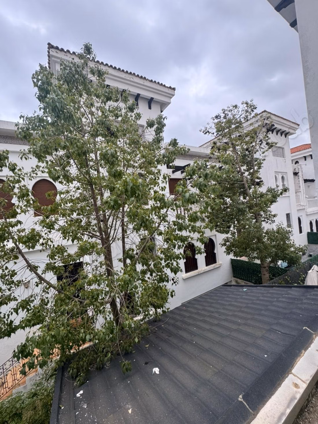 Casa di alta qualità in vendita a Rmilat. Superficie 360 m². Antenna parabolica, residence sicura