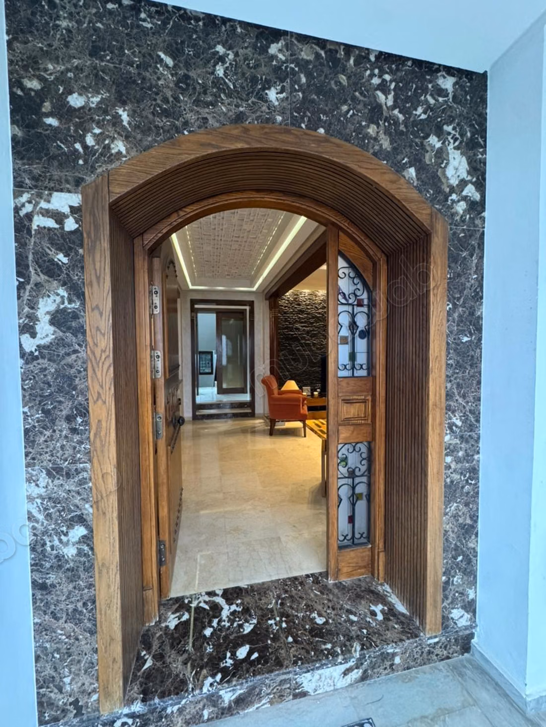 Casa di alta qualità in vendita a Rmilat. Superficie 360 m². Antenna parabolica, residence sicura
