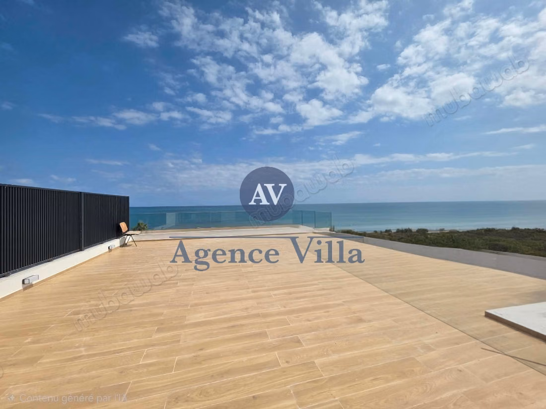 A louer triplex neuf avec piscine et vue sur mer