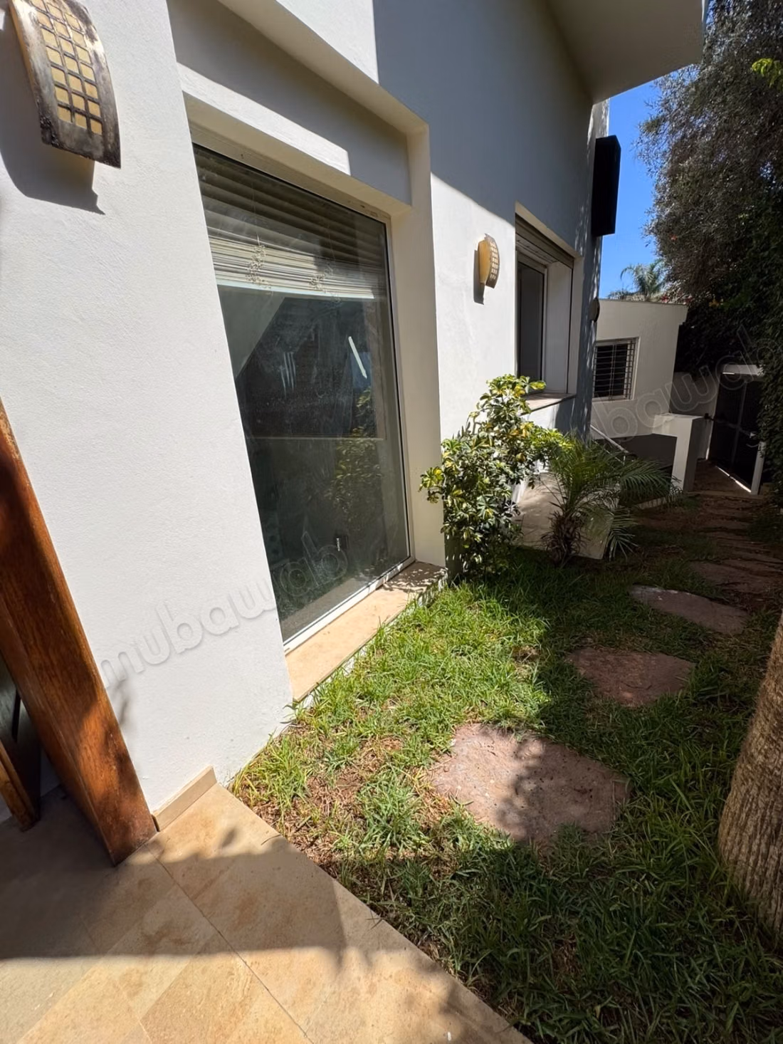 Stupenda villa in affitto a Ain Diab. Superficie 450 m². Salone tradizionale e porta blindata
