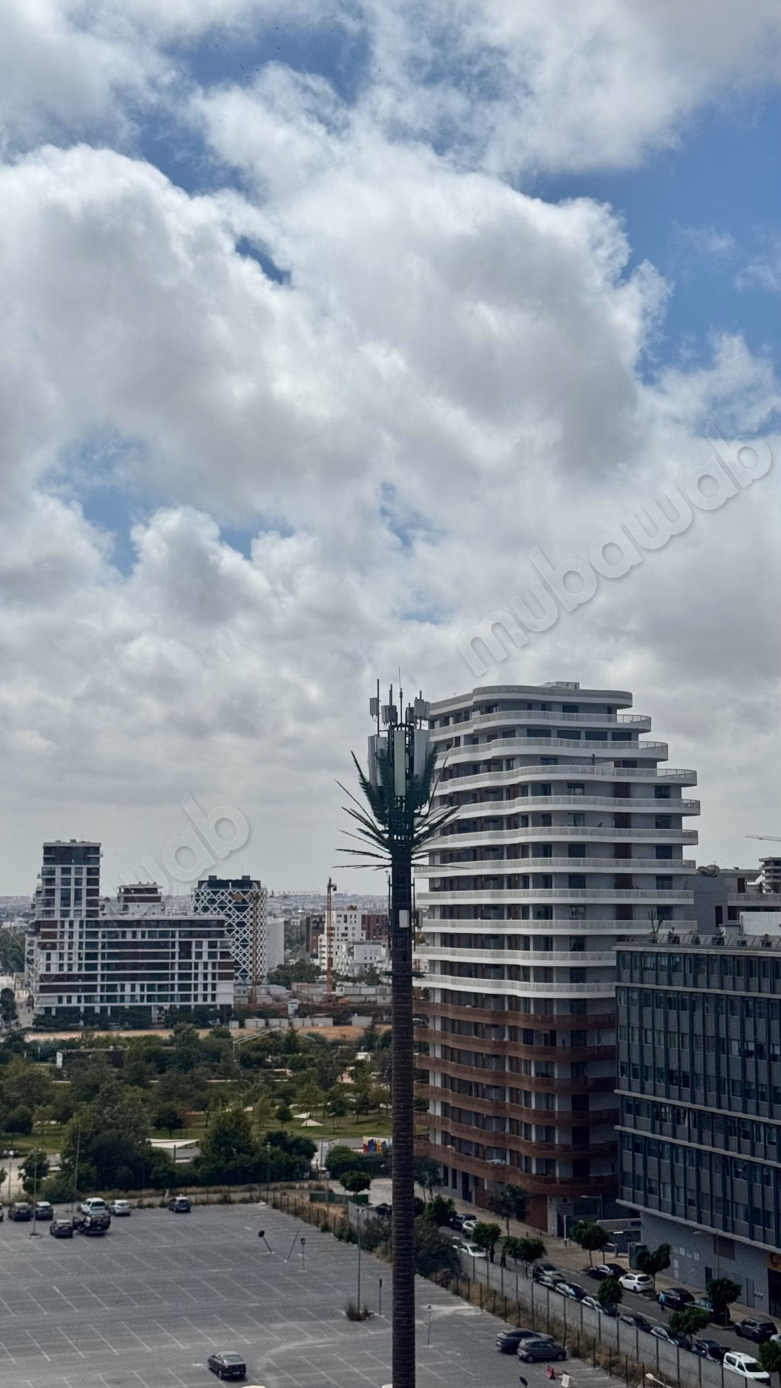 Beaux bureaux à louer à Casablanca Finance City. Surface totale 77 m². Sécurisé 24/24