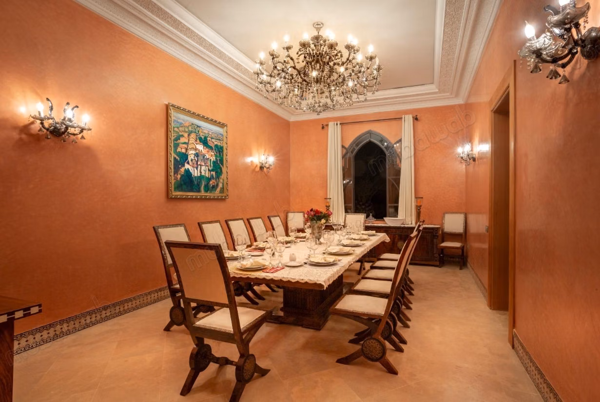 Villa di prestigio titolata con VNA sulla Strada per Ouarzazate