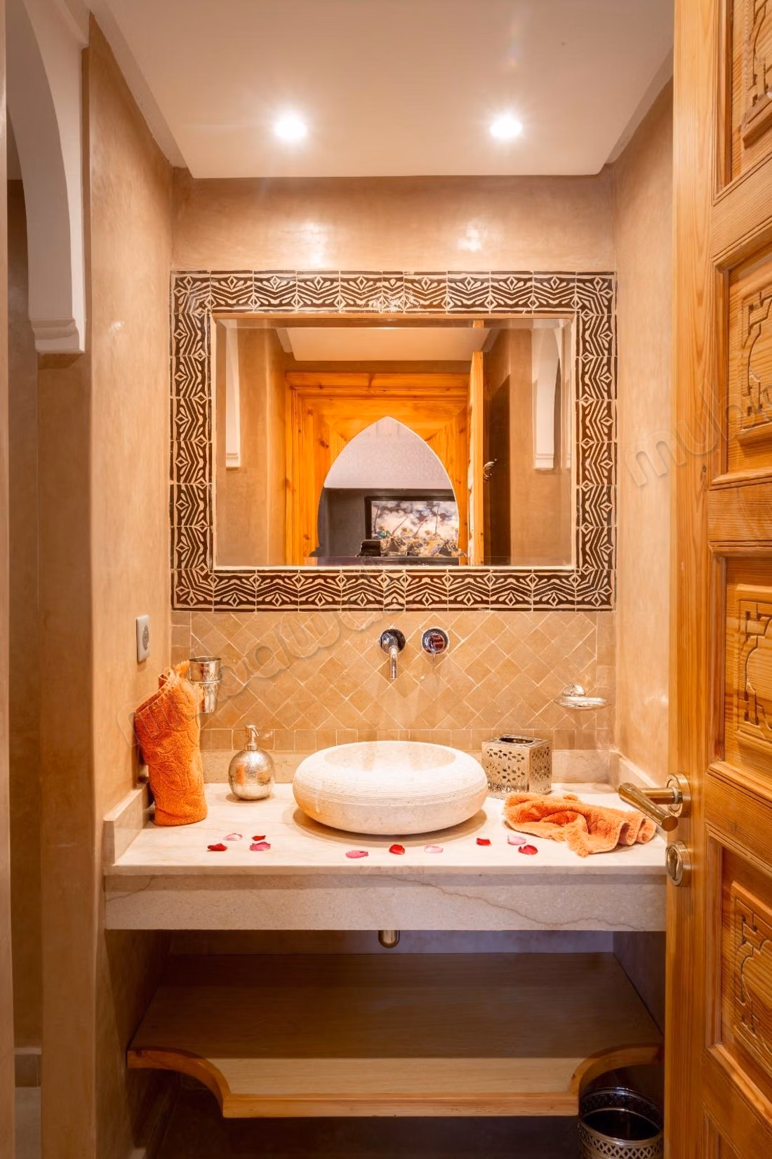 Villa di prestigio titolata con VNA sulla Strada per Ouarzazate