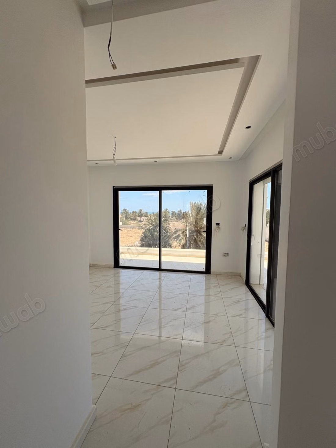 Villa Contemporanea con Piscina e Vista Mare