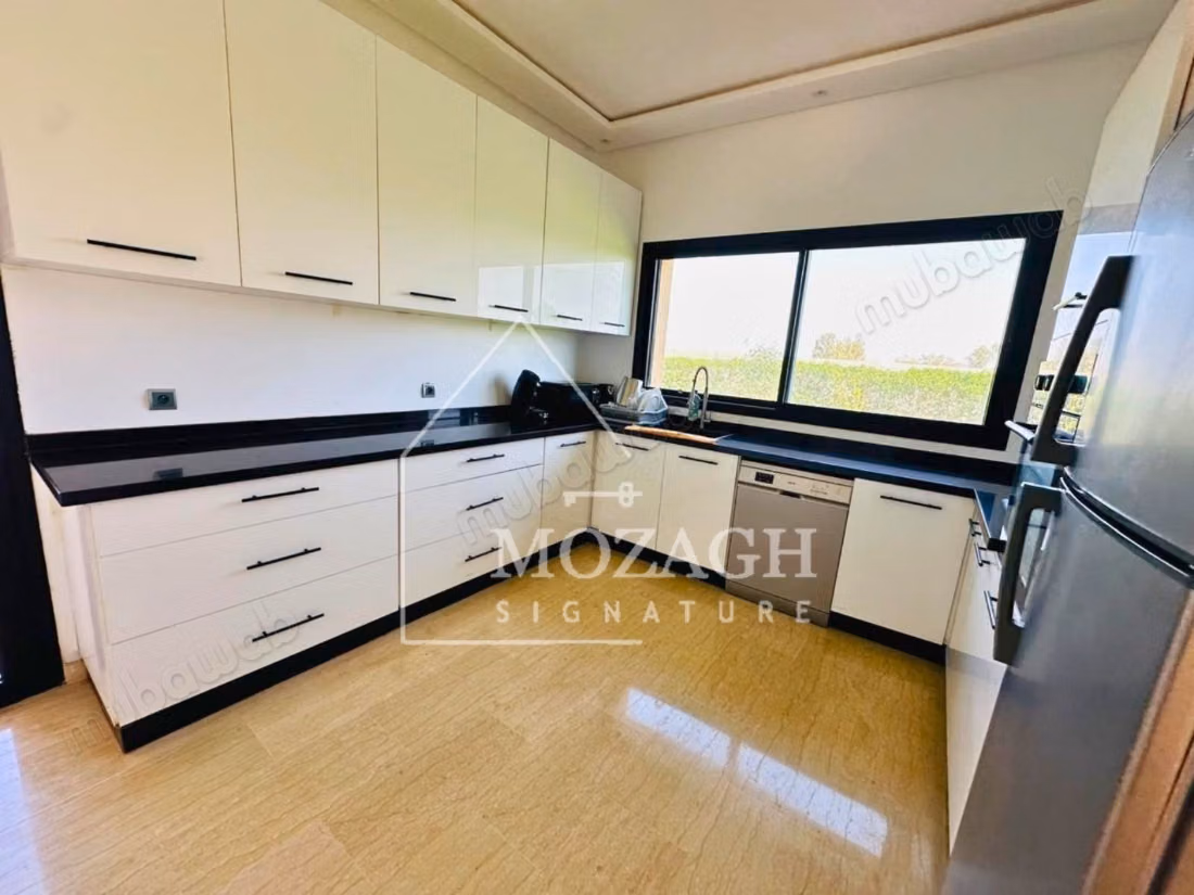 Spaciosa villa moderna y rara con piscina privada