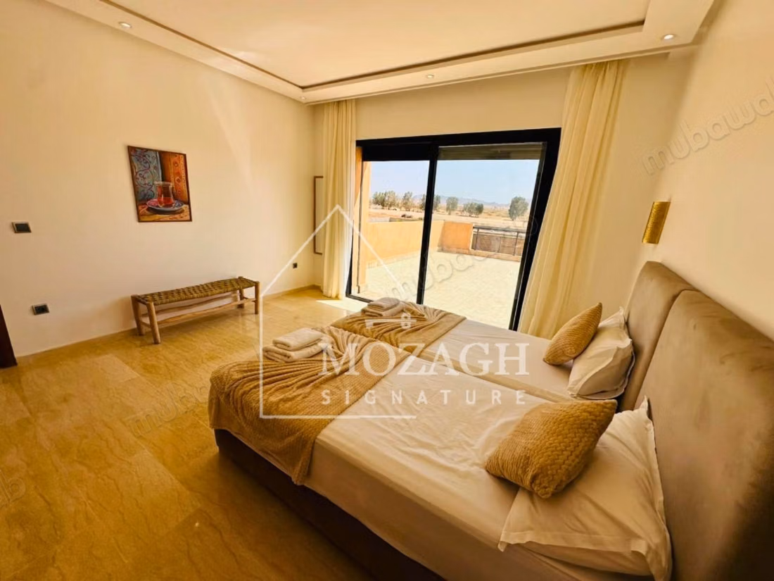 Spaciosa villa moderna y rara con piscina privada