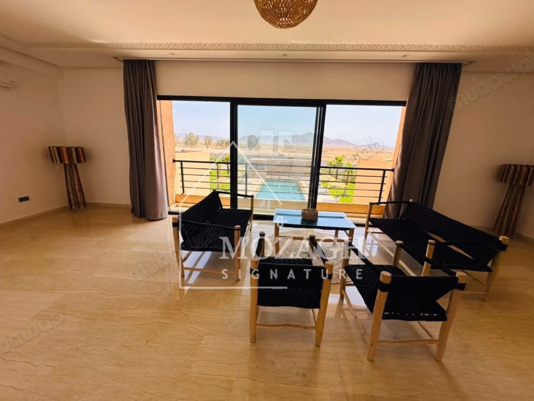 Spaciosa villa moderna y rara con piscina privada