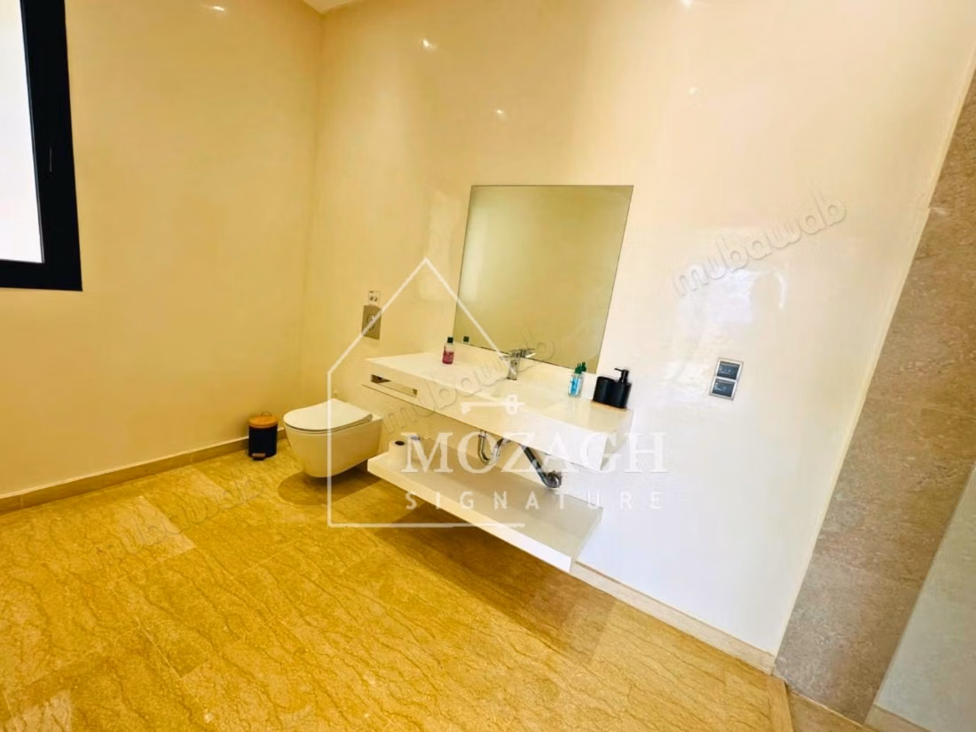 Spaciosa villa moderna y rara con piscina privada