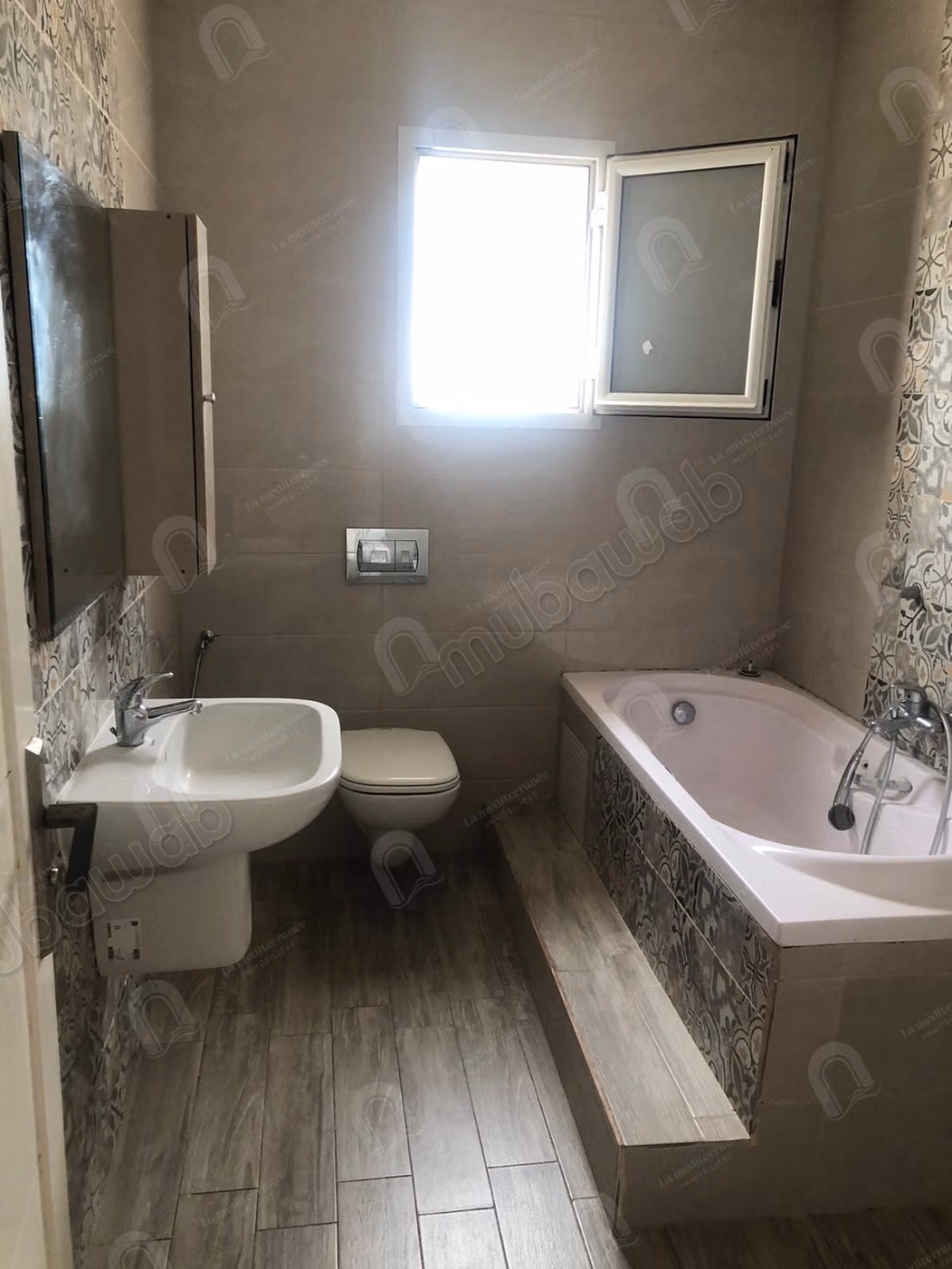 A louer Etage de villa s3 à jardin d'el menzah 2