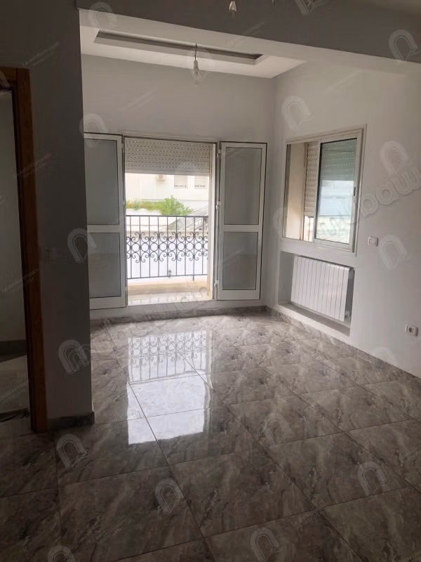 A louer Etage de villa s3 à jardin d'el menzah 2
