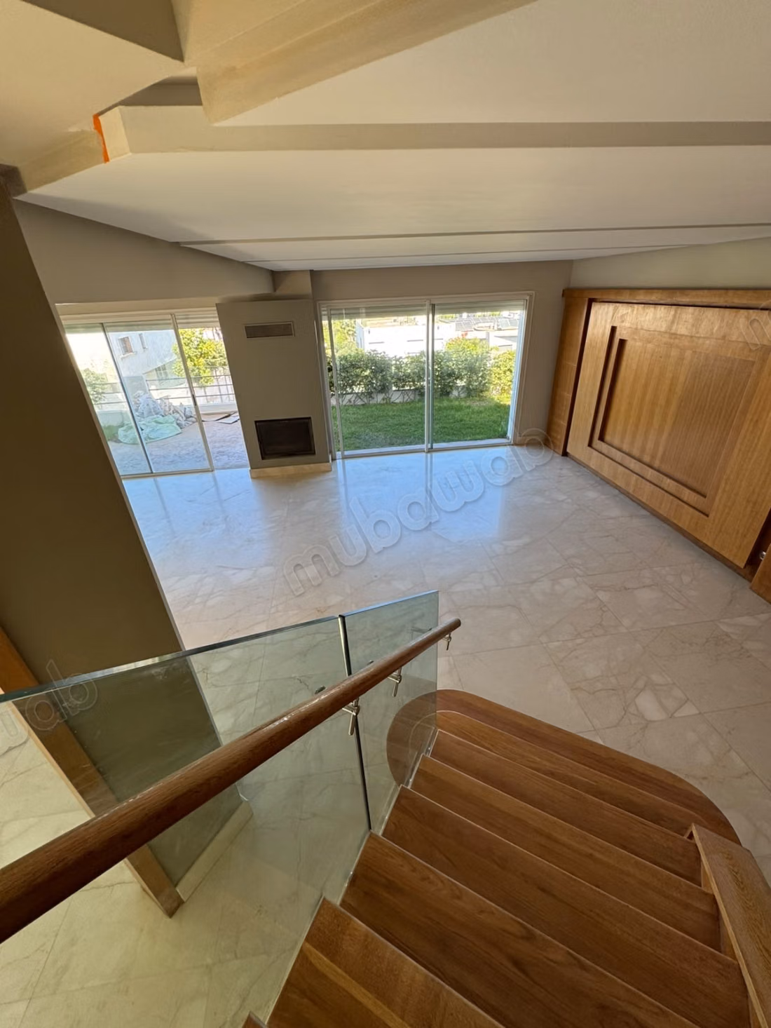 Villa a la location a ain Diab vide 38000dh
