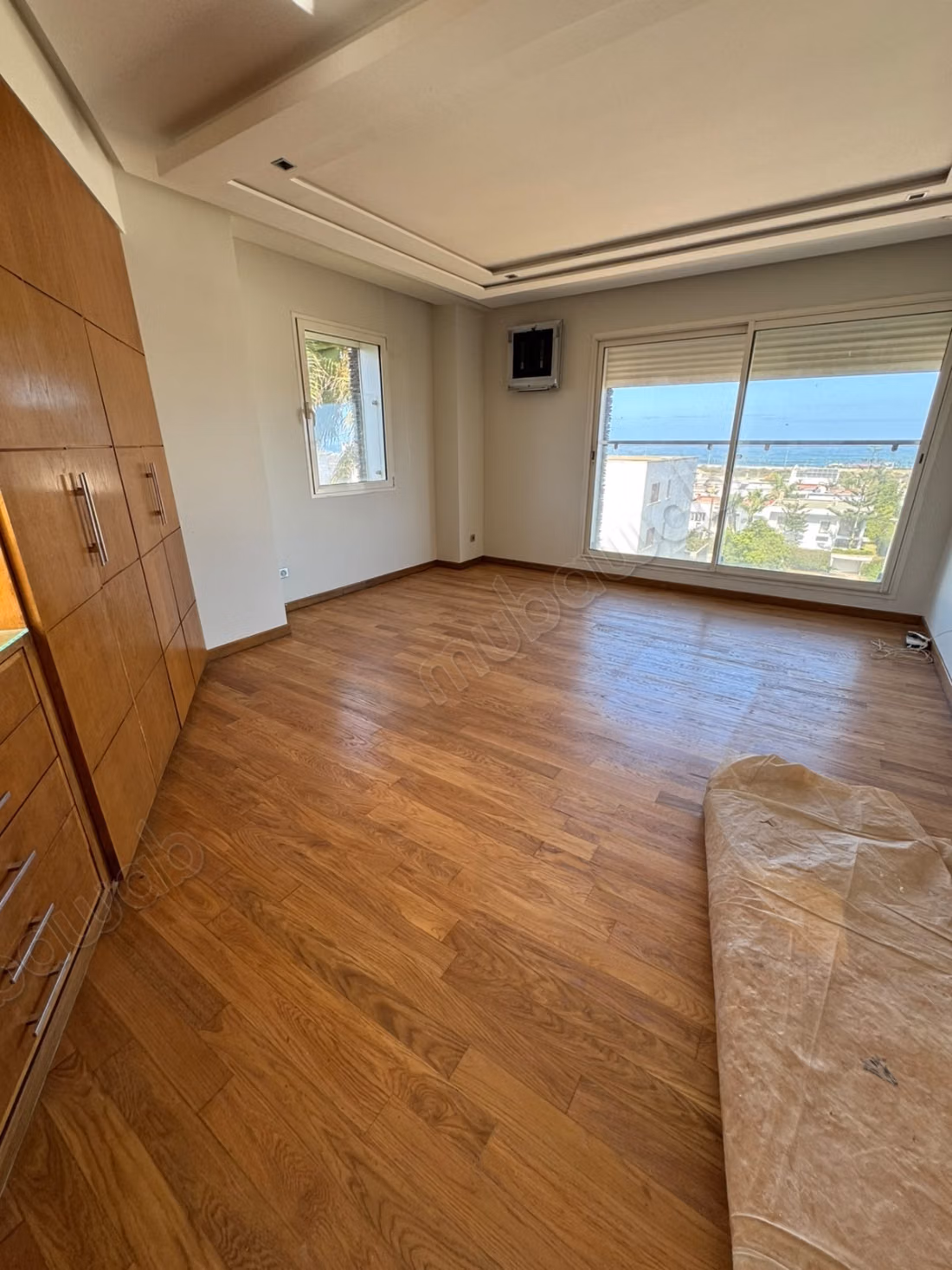 Villa a la location a ain Diab vide 38000dh