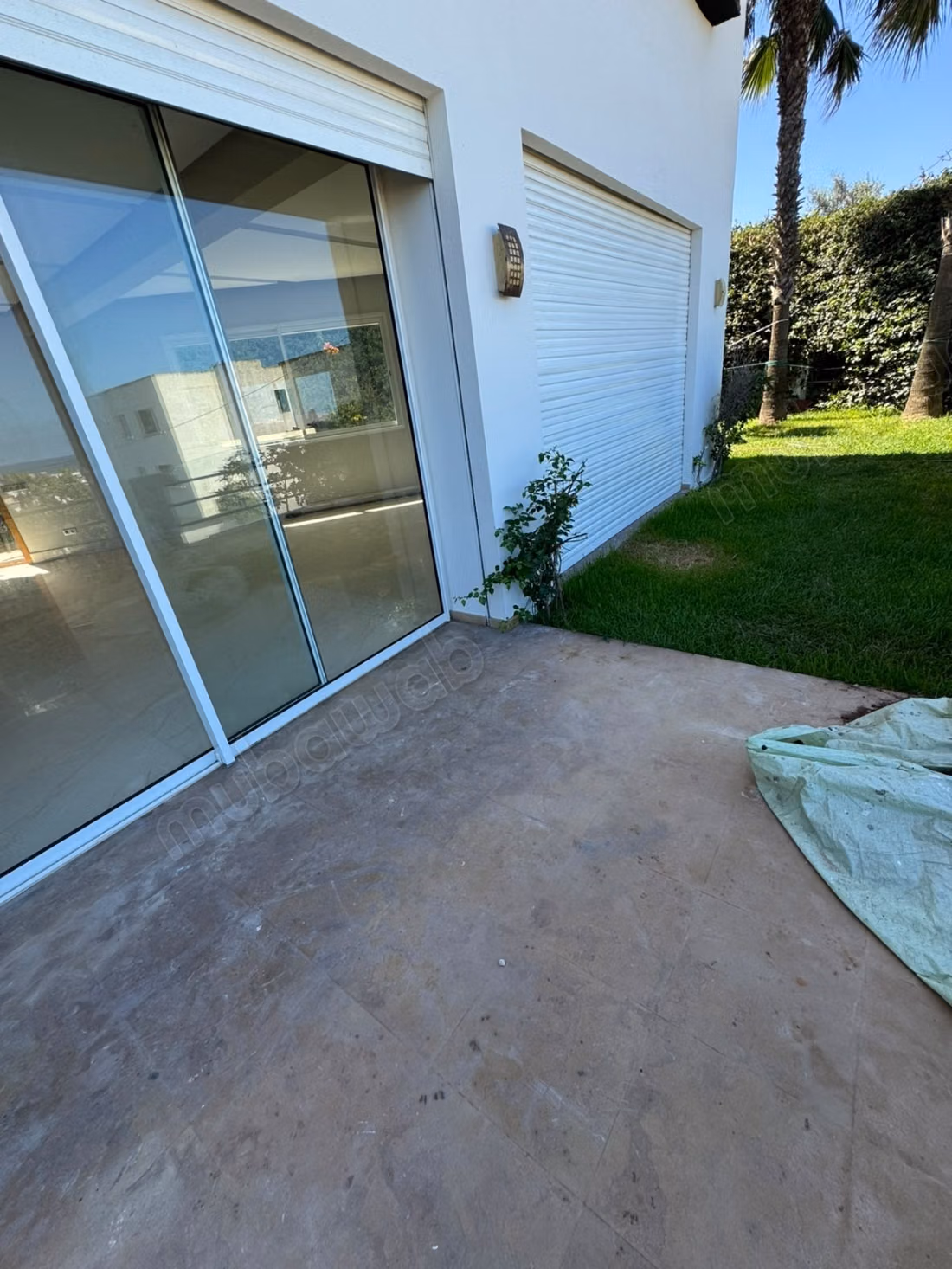 Villa a la location a ain Diab vide 38000dh