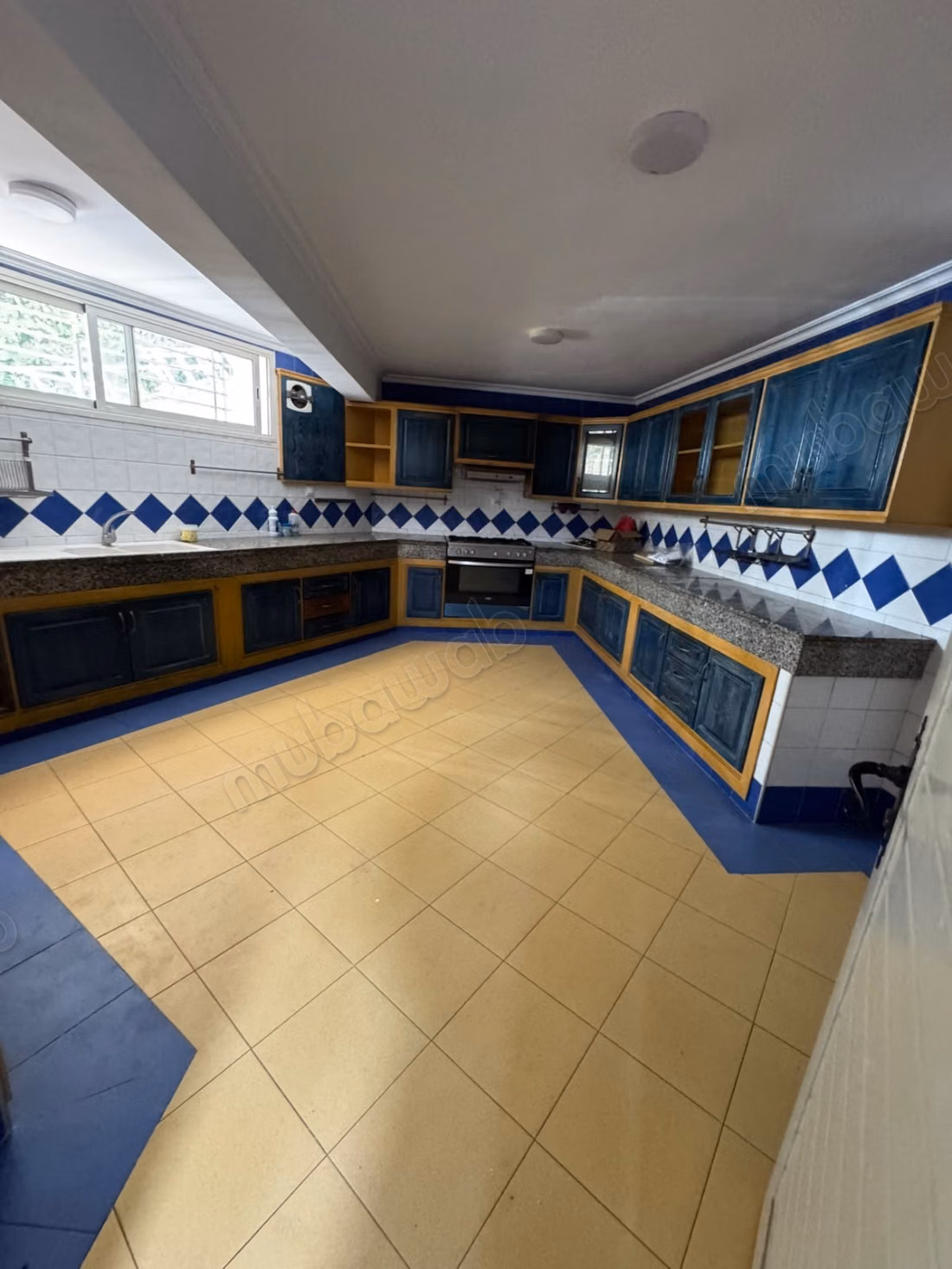 Villa a la location a ain Diab vide 38000dh