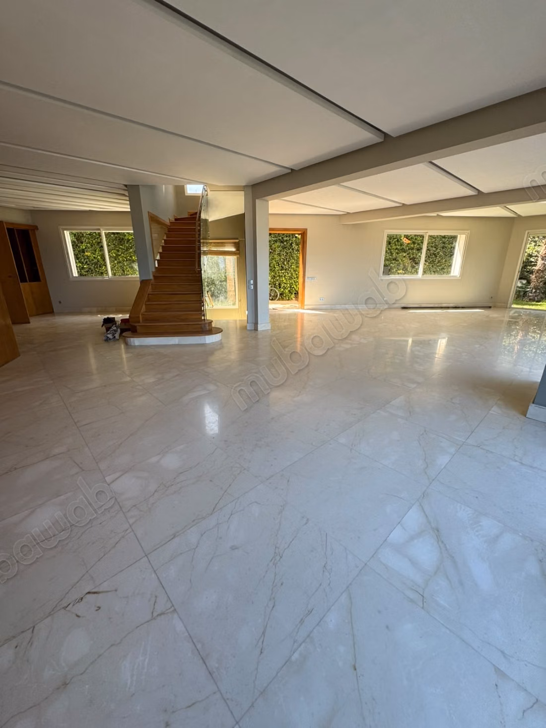 Villa a la location a ain Diab vide 38000dh