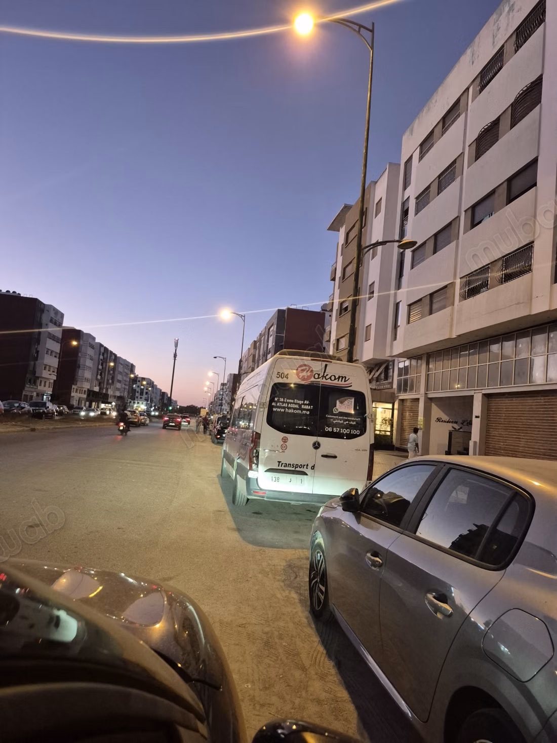 2 bureau al facette et 1 l'arrière a heddada