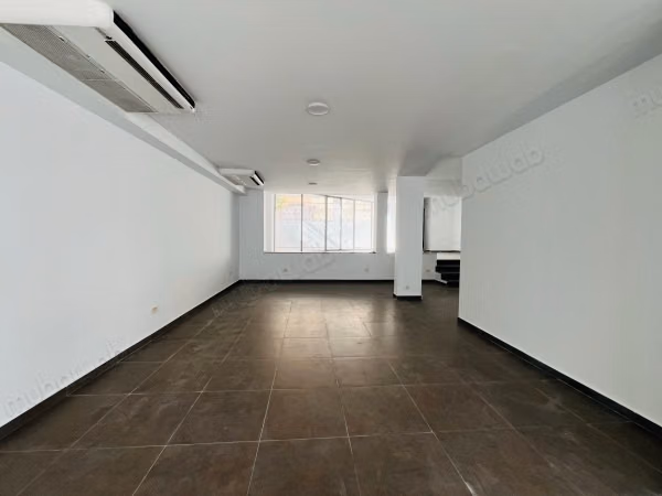 À louer – local commercial au lac 1
