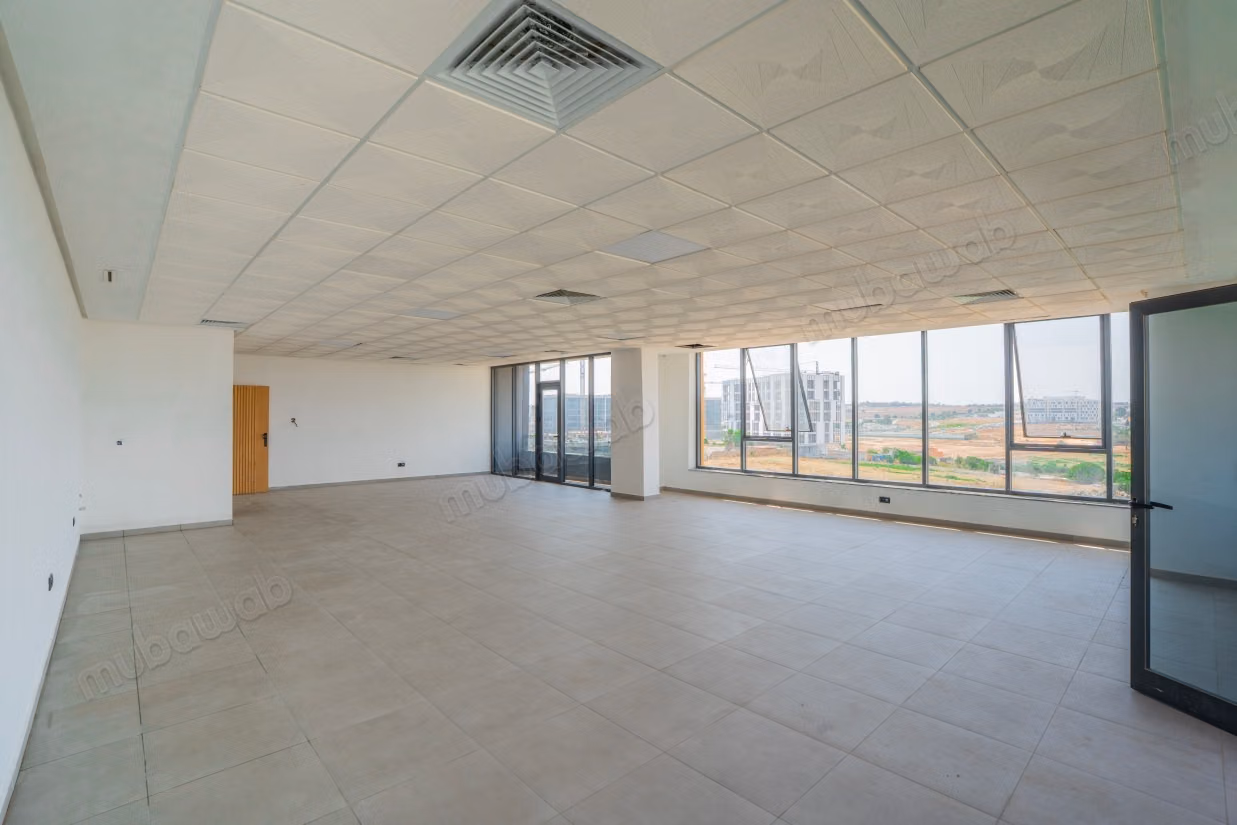 Bureaux à l'achat à Sidi Maarouf. Superficie 71 m²