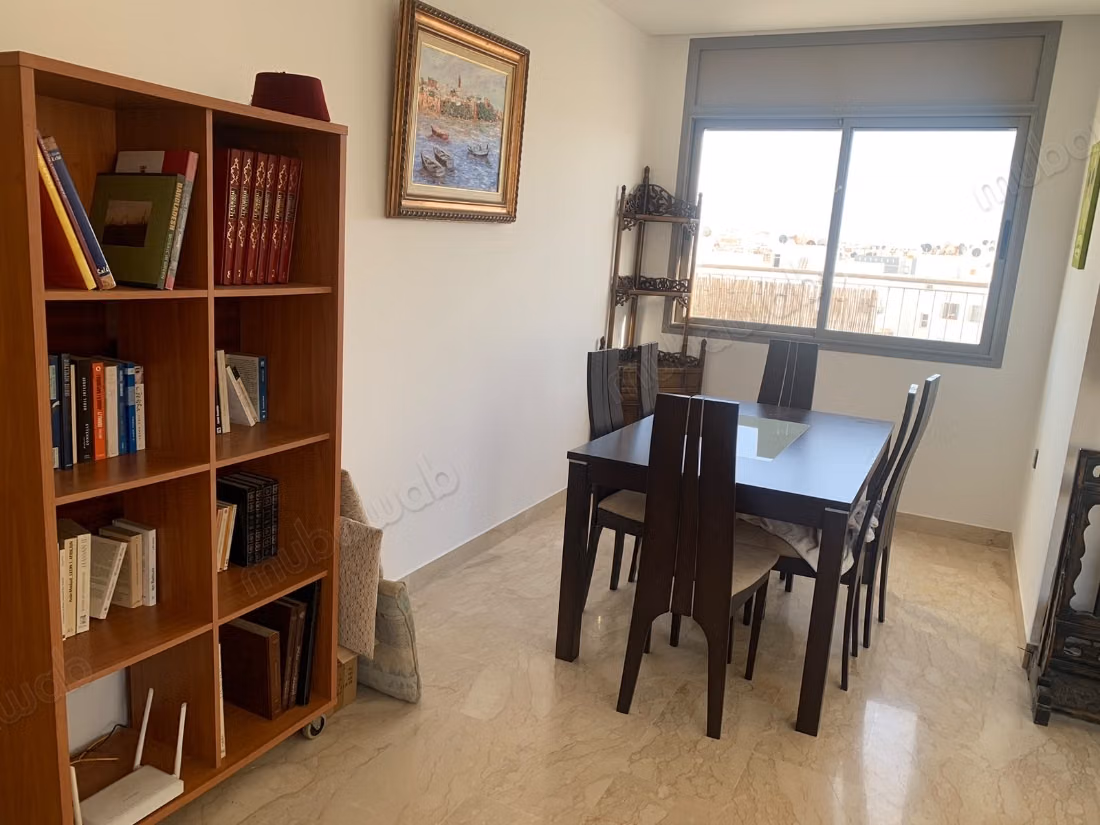 Appartement te huur in Harhoura. Oppervlakte 130 m². Goed ingericht