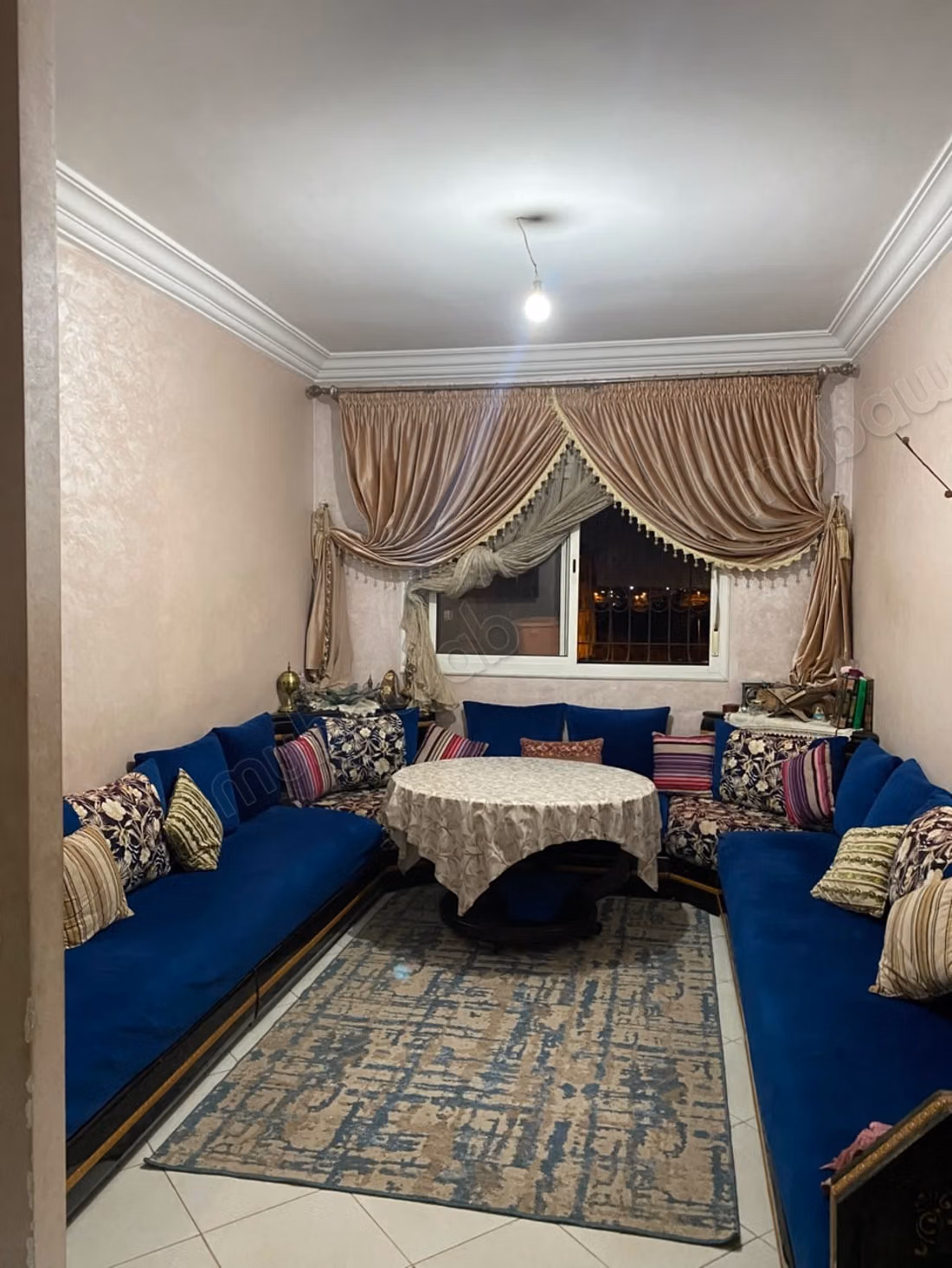 Vente d'un bel appartement à Zone Industrielle.
Surface de 50 m².
Cuisine entièrement équipée