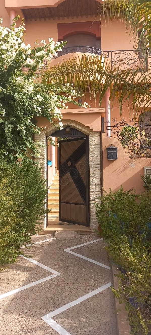 Splendida villa in vendita a Hay Al Haouz. 3 camere confortevoli. Ben arredato