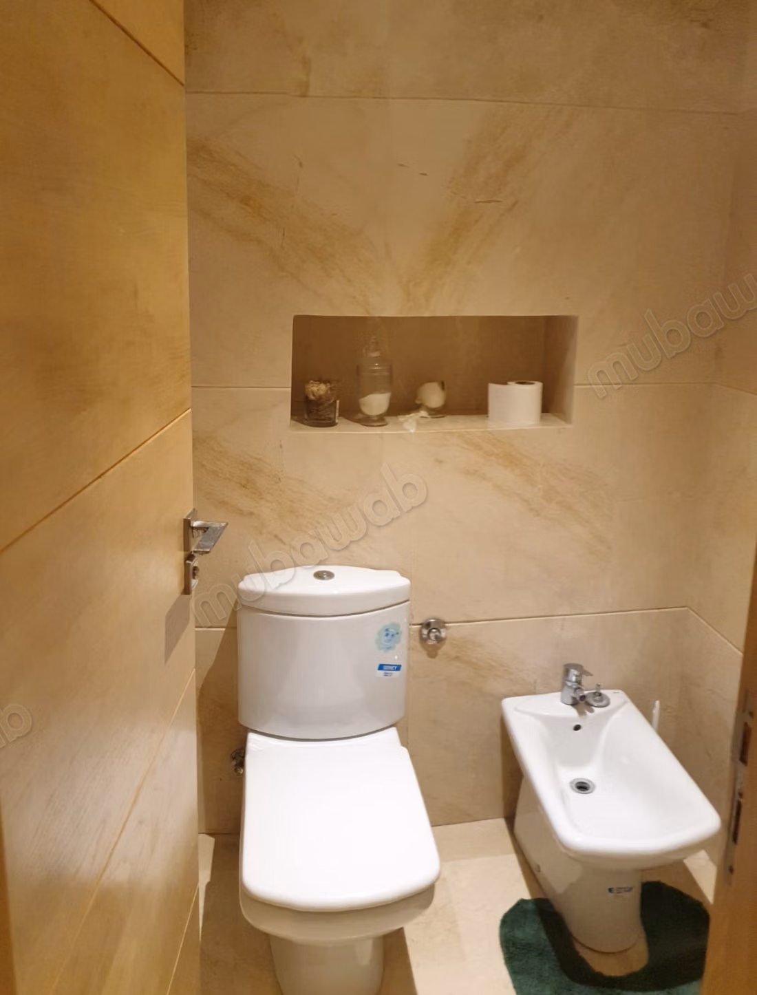 Vente d'un bel appartement à Maârif Extension. 
2 belles chambres. 
Fenêtres double vitrage et chauffage central — 3