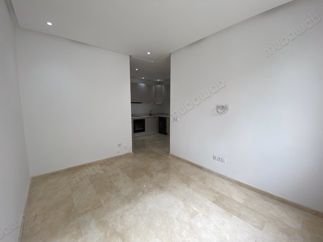 Superbe appartement à vendre à Bourgogne Ouest. 4 pièces confortables. Concierge et climatisation