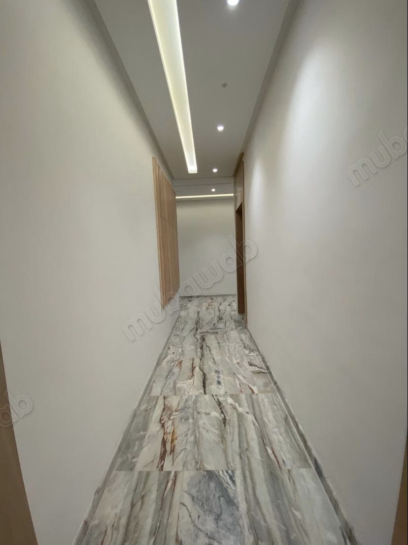 Superbe appartement à vendre à Bourgogne Ouest. 4 pièces confortables. Concierge et climatisation