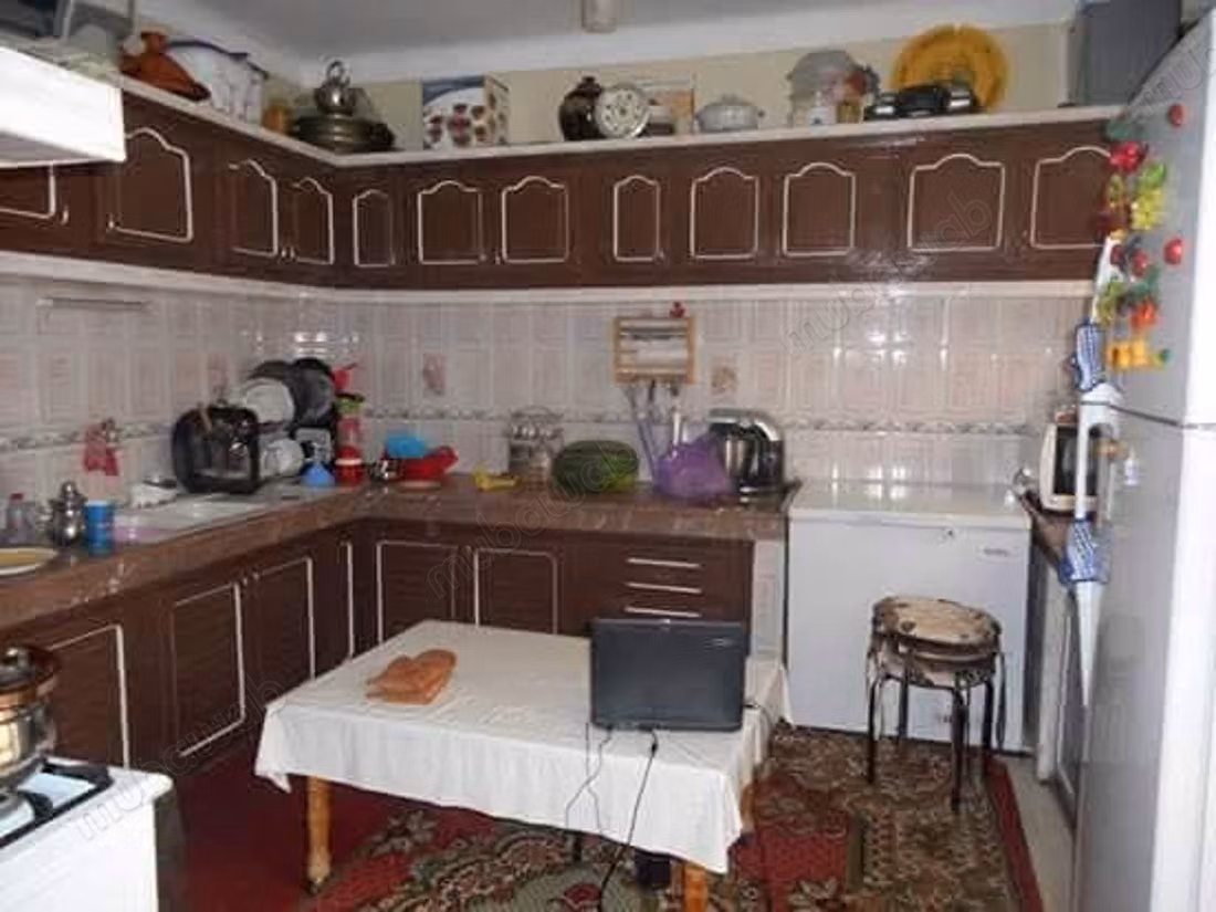 House for sale in Khouribga. Area of 99 m². Parking spaces and beautiful garden