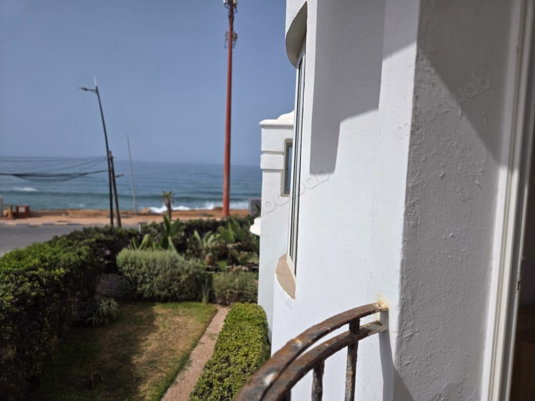 Bel apartamento en venta en Dar Bouazza. Superficie de 94 m². Jardín y terraza