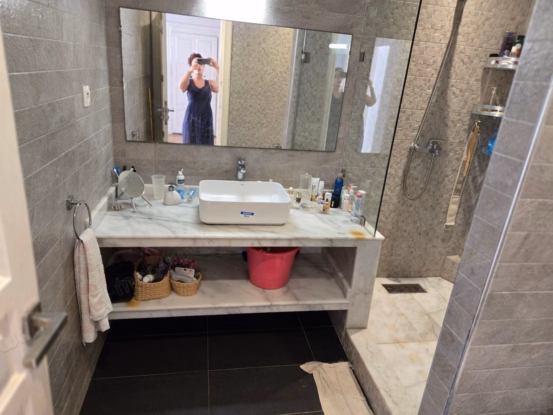 Bel apartamento en venta en Dar Bouazza. Superficie de 94 m². Jardín y terraza