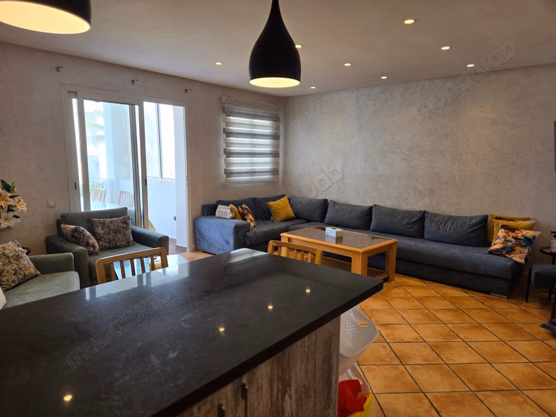Bel apartamento en venta en Dar Bouazza. Superficie de 94 m². Jardín y terraza