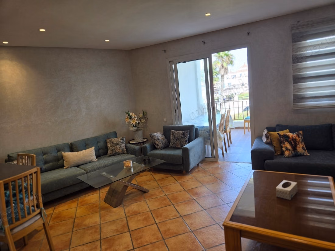 Bel apartamento en venta en Dar Bouazza. Superficie de 94 m². Jardín y terraza