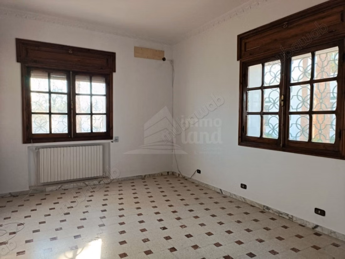 Villa S5 on 3000m² land and 300m² built in Ariana Soghra