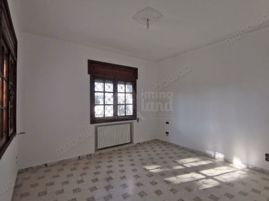 Villa S5 on 3000m² land and 300m² built in Ariana Soghra