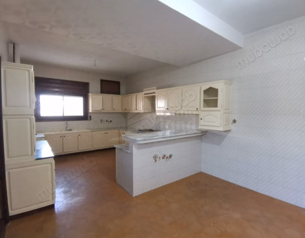 Villa S5 on 3000m² land and 300m² built in Ariana Soghra