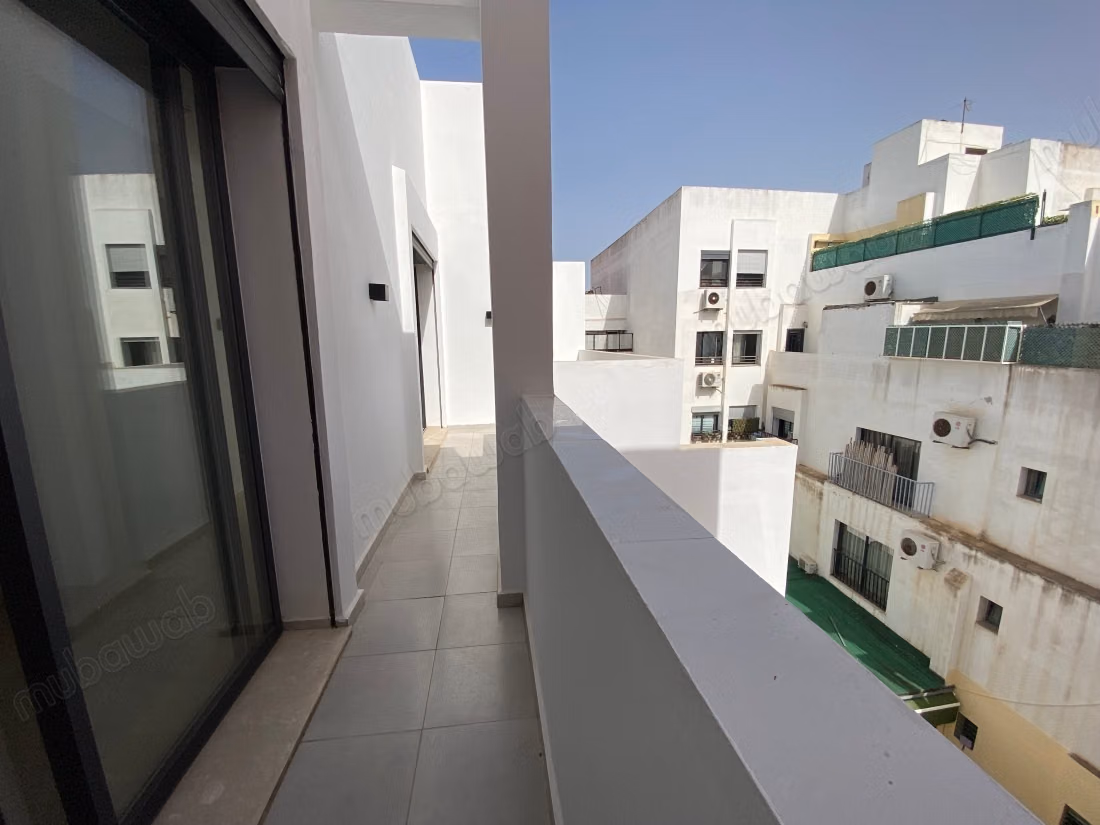 Vente d'un bel appartement à Bourgogne Ouest. 2 belles chambres. Service de concierge et climatisation