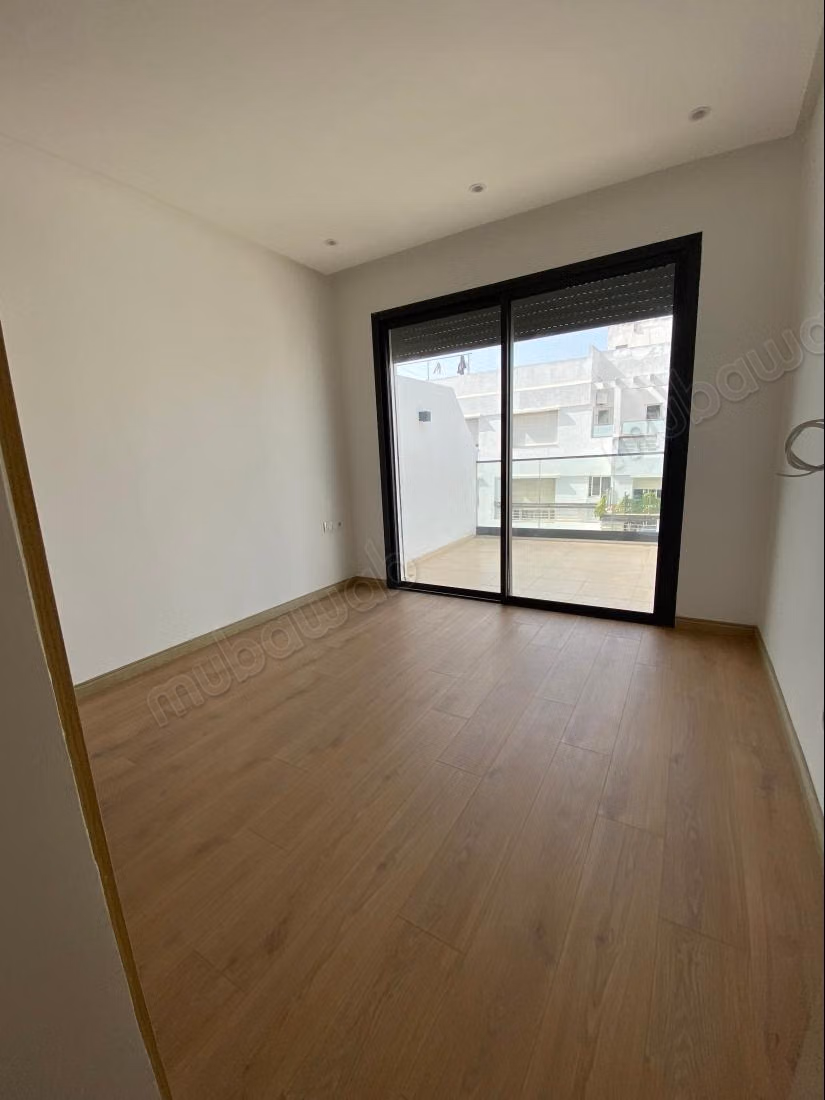 Vente d'un bel appartement à Bourgogne Ouest. 2 belles chambres. Service de concierge et climatisation