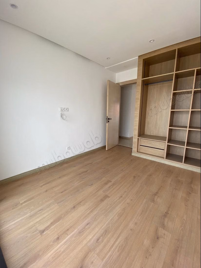 Vente d'un bel appartement à Bourgogne Ouest. 2 belles chambres. Service de concierge et climatisation
