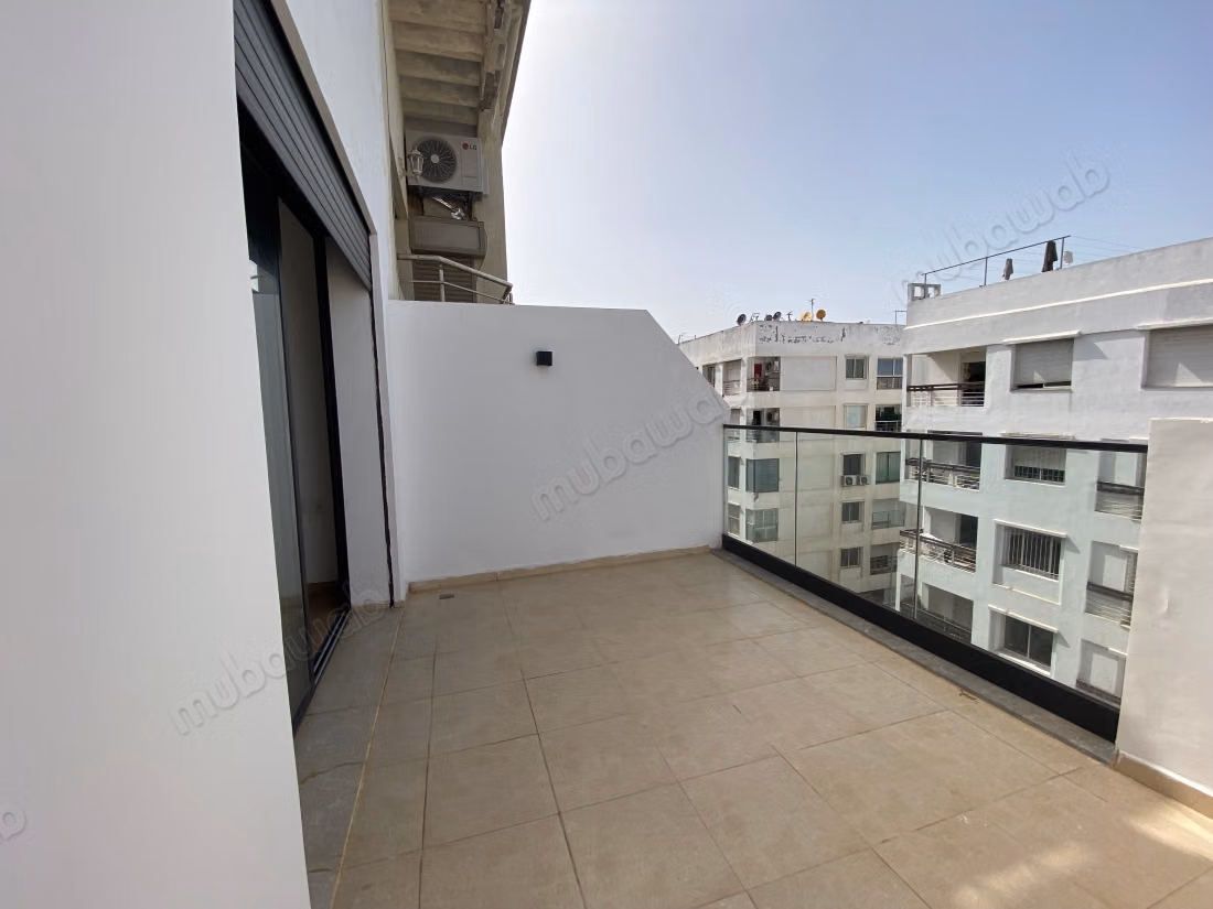Vente d'un bel appartement à Bourgogne Ouest. 2 belles chambres. Service de concierge et climatisation
