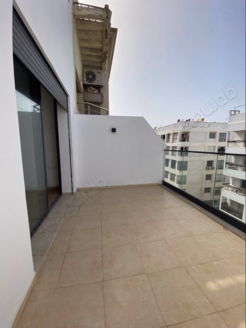 Vente d'un bel appartement à Bourgogne Ouest. 2 belles chambres. Service de concierge et climatisation